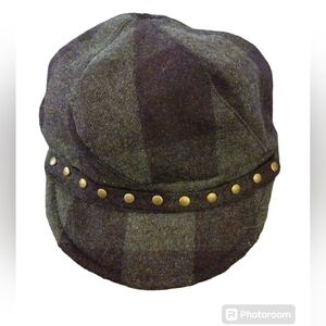 AUGUST Newsboy cap.  Womens.   One size.  Gray & Dark Purple.